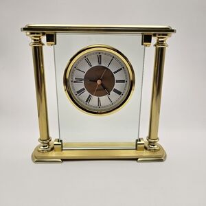 Elegant Gold Quartz Table Clock
